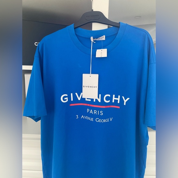 Authentic givenchy t shirt - Picture 1 of 4